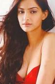 Sonam Kapoor steps into Rekha shoes in 