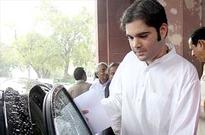 Has Varun averted Gandhi vs Gandhi faceoff in Amethi