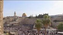Women harrassed as they pray at Western Wall in Jerusalem