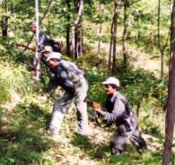 Chhattisgarh: Police jawan, Naxal killed in gun-battle Chhattisgarh: Police jawan, Naxal killed in gun-battle