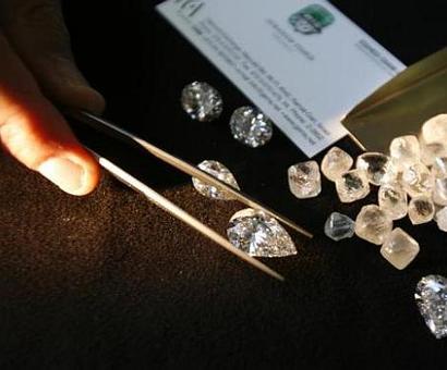 Why family matters so much in India's diamond trade Why family matters so much in India's diamond trade