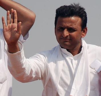 Akhilesh's Band, Baaja, Baraat idea for Maya's parks