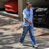 Raju Hirani and Raj Kundra meet Sanjay Dutt at residence in Bandra