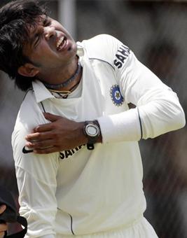 Mumbai police seize cash, laptop from Sreesanth's room