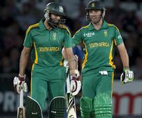 Dramatic tie puts South Africa through