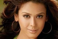 'Fine' for older actors to work with young actresses: Hrishitaa Bhatt