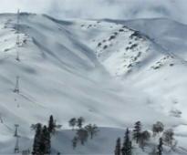 With snow still to thaw, Gulmarg attracting tourists