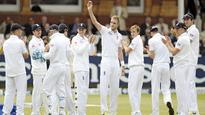 Hero Broad salutes Anderson