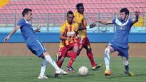 Ten-man Mosta deny Stripes to blow title race wide open
