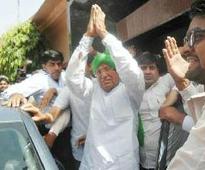 Chautala gets warm greetings from supporters