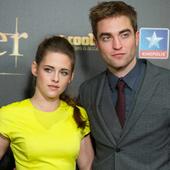 Robert Pattinson spotted leaving Kristen Stewart's house with belongings amid split reports