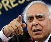 Law Minister Kapil Sibal speaks to Sports Minister Jitendra Singh, proposes anti-fixing law