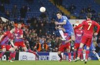 Torres strikes as Chelsea march into quarters