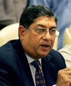 Srinivasan steps aside, Dalmiya to be BCCI interim president