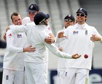 NZ barely surviving at 68-3 vs England on day 4