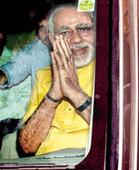 Modi meets Advani to send unity message