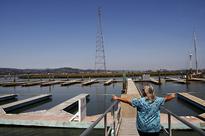 Redwood City boaters, developer in standoff
