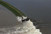 Thousands of Germans evacuate as dam on Elbe river breaks