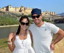 De Villers On A Romantic Holiday