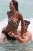Aussie actress and Twilight hunk have split up