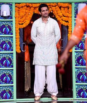 Bigg Boss 11: Sleepy Salman, boring contestants Bigg Boss 11: Sleepy Salman, boring contestants