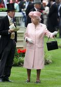 The Queen leads poignant tribute to Sir Henry Cecil as she joins racegoers at Ascot