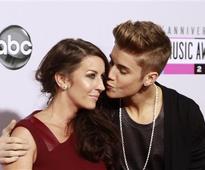Bieber's mom pens new autobiography
