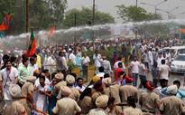 BJP holds protest at India-Pakistan border over Sarabjit's death