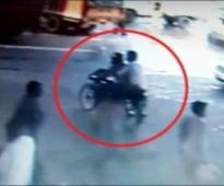 Cops bring two acid attack suspects to Mumbai