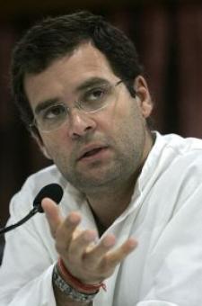 Rahul dissolves TN Students Cong unit by an email!