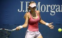 Elena Vesnina upsets Ana Ivanovic in Wimbledon warm-up