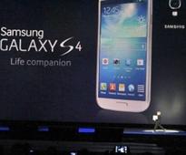 Kiwis snap up Samsung's new smartphone