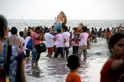 40,000 cops, drones, to keep an eye on Mumbai for Ganesh visarjan 40,000 cops, drones, to keep an eye on Mumbai for Ganesh visarjan
