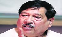 After firing salvo at Kalmadi, Girish Bapat eyes LS seat