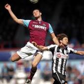 Carroll completes record breaking West Ham move - club