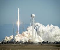 Orbital Sciences completes test launch of first Antares rocket