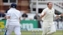 Kiwi bowlers dominate in first session on day2