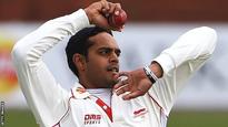 Naik haul checks Worcestershire