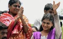 Gift Jagan poll win, Vijayalakshmi urges people