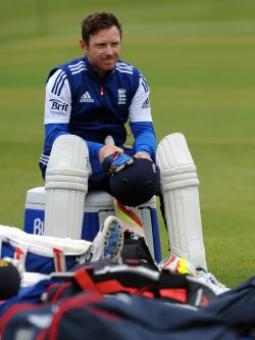 Bell fit as England name unchanged squad for second Test