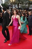 Aishwarya Rai Bachchan on Cannes 2013 Red Carpet: Will She Make up for Bollywood Disaster? [PHOTOS]