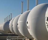 Tesoro gets approval for refinery purchase