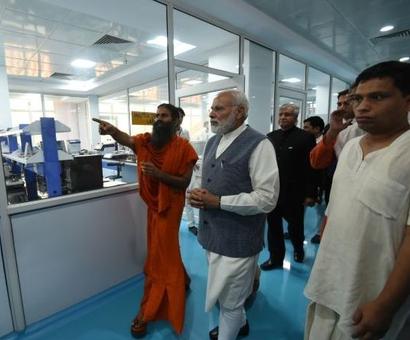 Ramdev calls PM 'Rashtra Rishi' Ramdev calls PM 'Rashtra Rishi'