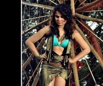 Photos: Priyanka Kothari's hot pics from Padam Pesum
