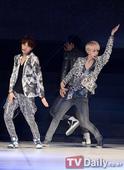 SEOUL GIRLS COLLECTION: SHINee and EXO-K Rock the Stage
