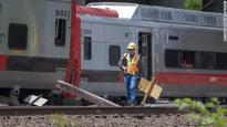 5 hospitalized in train collision