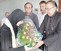 Siasat felicitates gold med...