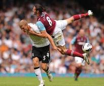 West Ham make Liverpool's Carroll 'top priority'