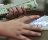 US consumer prices dip 0.4% in April
