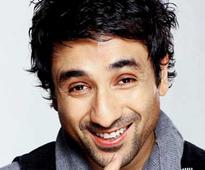 Delhi Belly boy Vir Das goes hyper busy